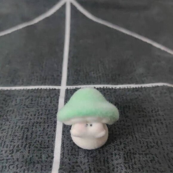 Set of 3 Mini Flocked Mushroom Figures - Picture 3 of 4